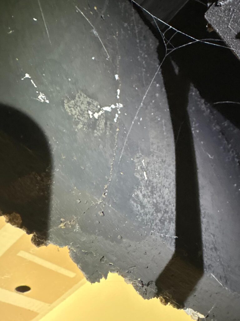 Cracking And Deterioration Of The Fireplace’s Protective Insulation Plate 2